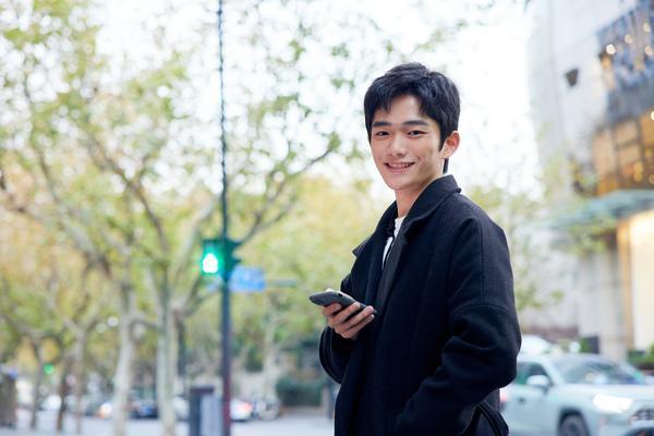 街头巷尾的精彩瞬间：路人肖像权的探索与保护 图2