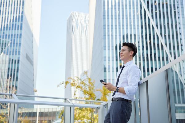 企业手机定位与隐私权之间的平衡：探讨企业手机管理策略图1