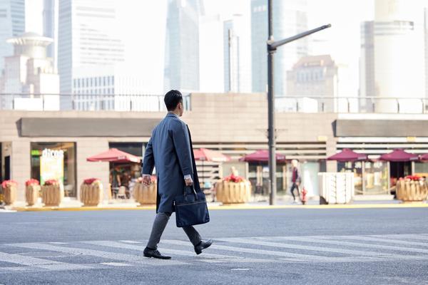 《员工上班路上交通事故惊魂记：企业如何确保员工安全》图1