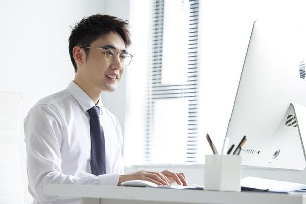 侵权律师职业形象管理与专业塑造|高端穿搭策略 图1