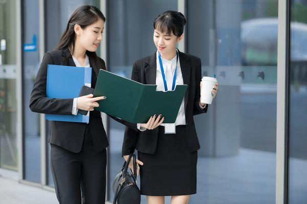 婚姻家庭美满与涂磊的幸福人生 图1