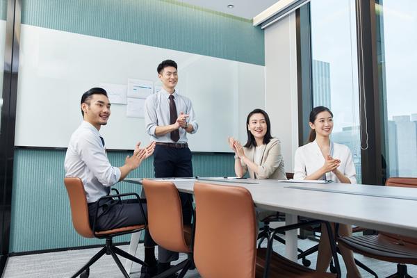 职场压力下的婚姻危机：员工权益与企业责任 图2