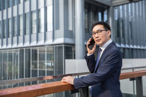《交通事故认定书:打电话是否影响认果?》图1