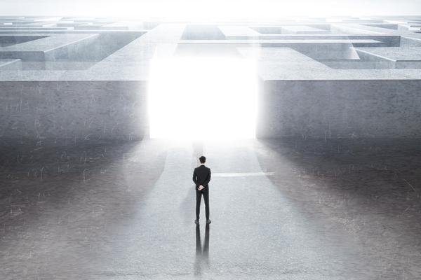 侵犯隐私权:翻别人手机的行为是否可耻?图1
