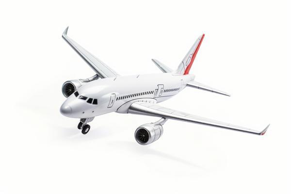 《空中侵犯肖像权：飞机上拍空姐引发社会热议》 图2