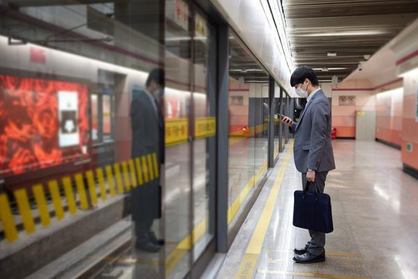 戴口罩人的肖像权争议：公共场合露面是否算侵犯？ 图1