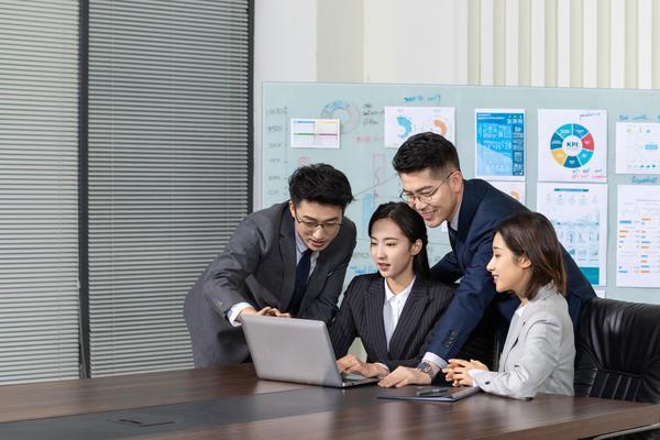 《公司举办丰富多样的团队活动，加强员工凝聚力》 图2