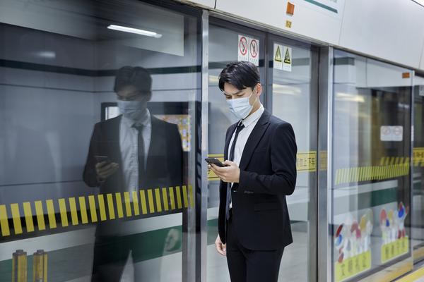 地铁拍照是否侵犯肖像权?图1
