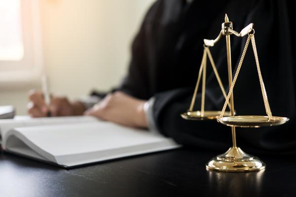 公司法务律师咨询谁口碑好？专业解析与选择指南 图2