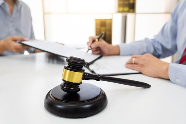 解析家庭暴力：男性受害者如何寻求帮助与安慰 图1
