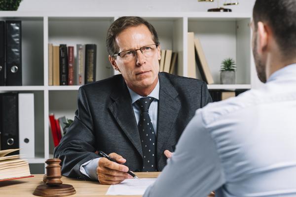 债务纠纷该如何申请仲裁？选择合适的仲裁机构是关键 图1