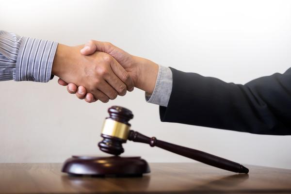 公司法人变更要钱吗？解析法律规定与实务操作 图1