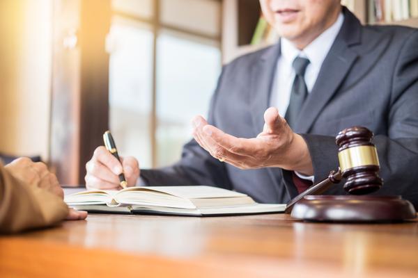 如何避免购房合同中的霸王条款：法律实务指