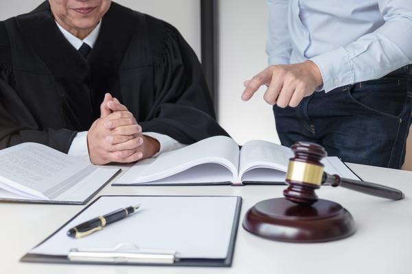 侵犯个人肖像权案件判决标准：如何判6赔偿?图1