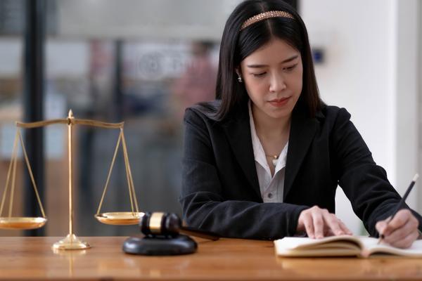 南京商标侵权律师取证费用解析|法律实务分析