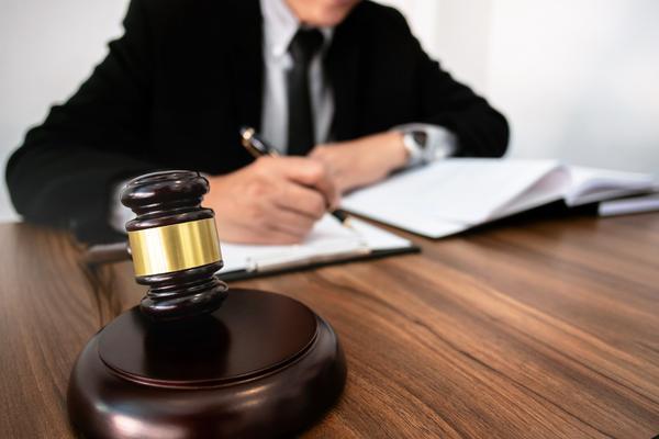 交通事故赔偿律师能做什么：法律服务与责任追究的全面解析 图2