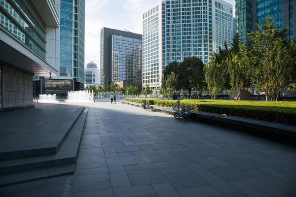 《积极维护人身权利：探讨现代社会中的人权保障策略》 图1