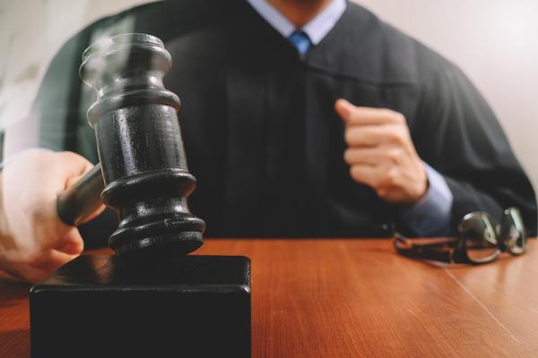刑辩律师代理费：收费标准与法律依据 图1