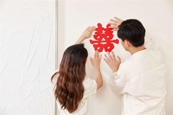 朱丽娜举行盛大婚礼，幸福时刻感染力图1
